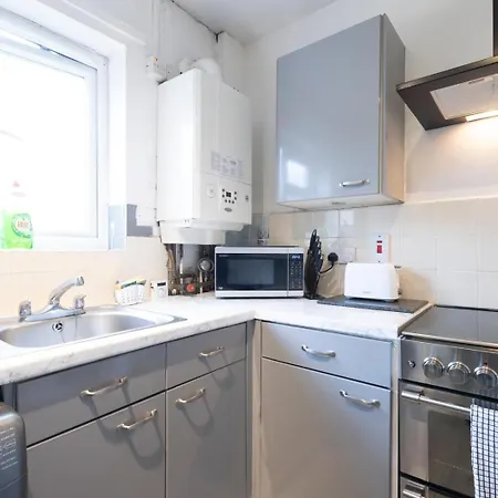 Secure Oasis 3br Sleeps 7 Driveway Near Centre *
