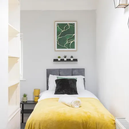 Bright 3br House Sleeps 7 Driveway Near Centre * לידס