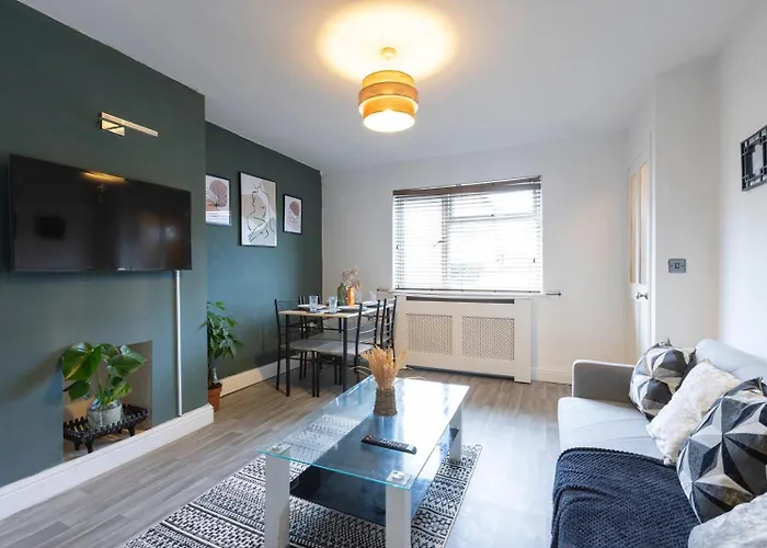 Peaceful Oasis 3br Sleeps 7 Driveway Near Centre Holiday home