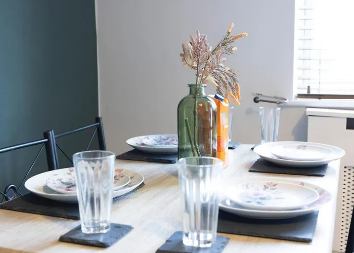 Peaceful Oasis 3br Sleeps 7 Driveway Near Centre Holiday home *